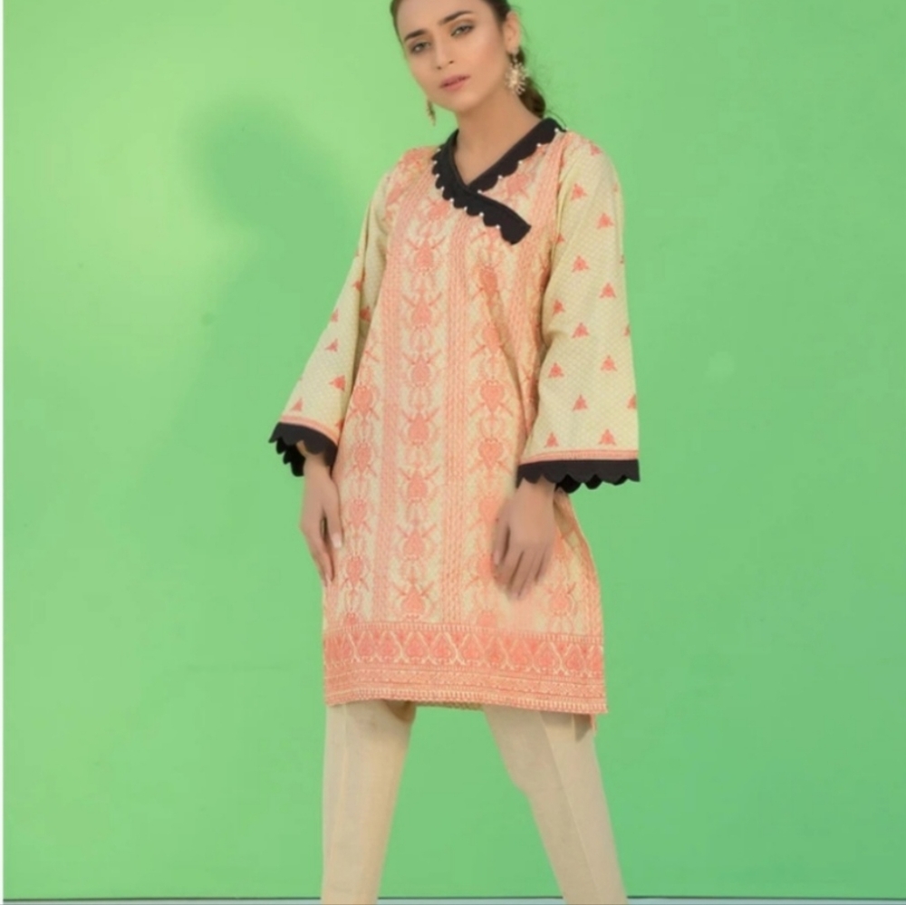 "SALE "Warda chikankari lawn kurti